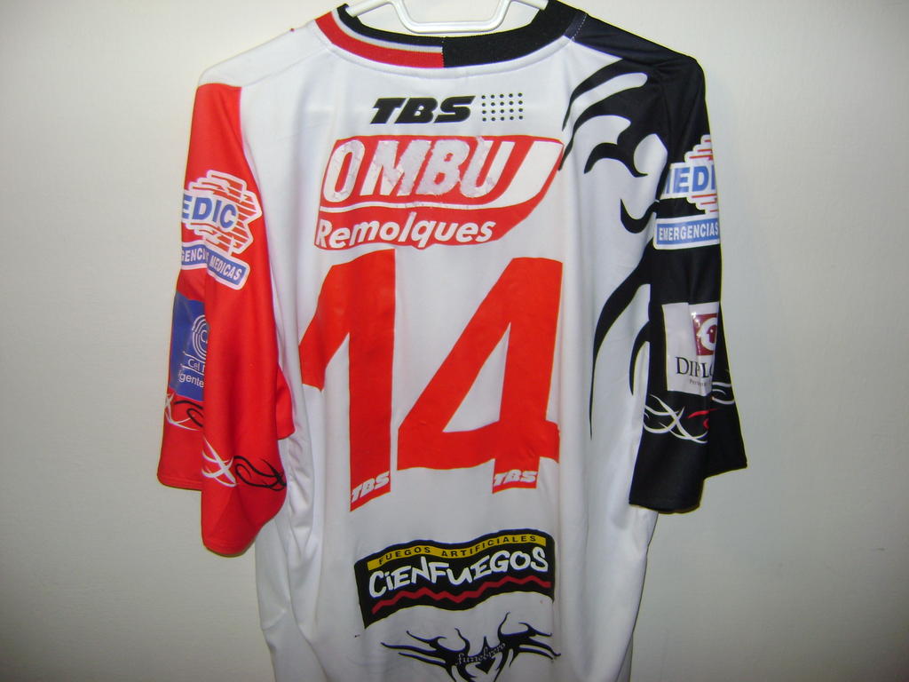 maillot équipe de chacarita juniors exterieur 2010-2011 rétro maillot équipe de chacarita juniors exterieur 2010-2011 rétro