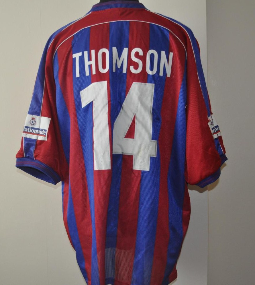 maillot équipe de crystal palace fc domicile 2000-2001 rétro maillot équipe de crystal palace fc domicile 2000-2001 rétro