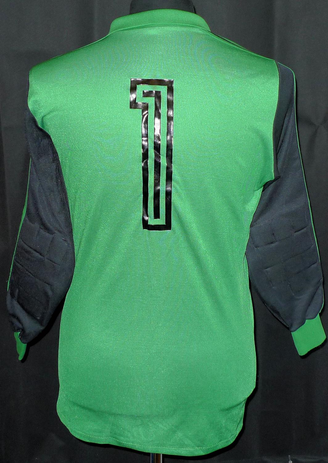 maillot équipe de fcsb gardien 1980-1984 pas cher maillot équipe de fcsb gardien 1980-1984 pas cher
