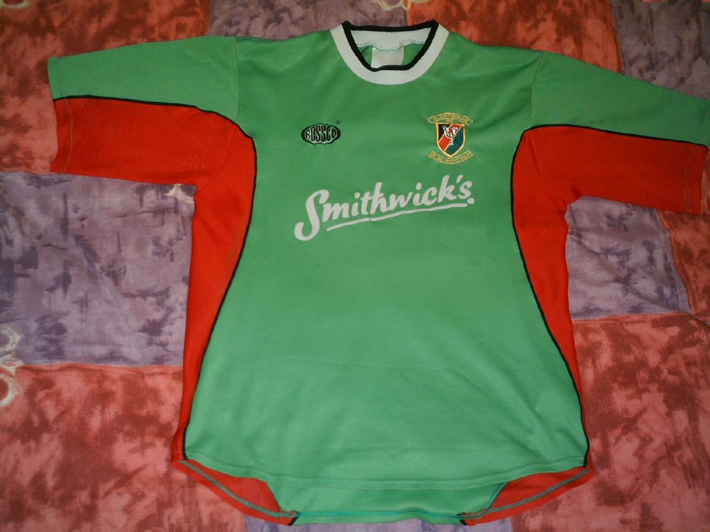 maillot équipe de glentoran domicile 2001-2002 rétro