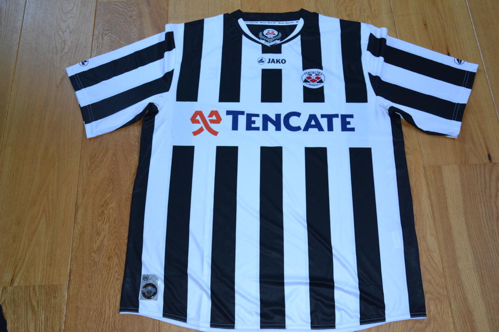 maillot équipe de heracles almelo domicile 2010-2011 rétro