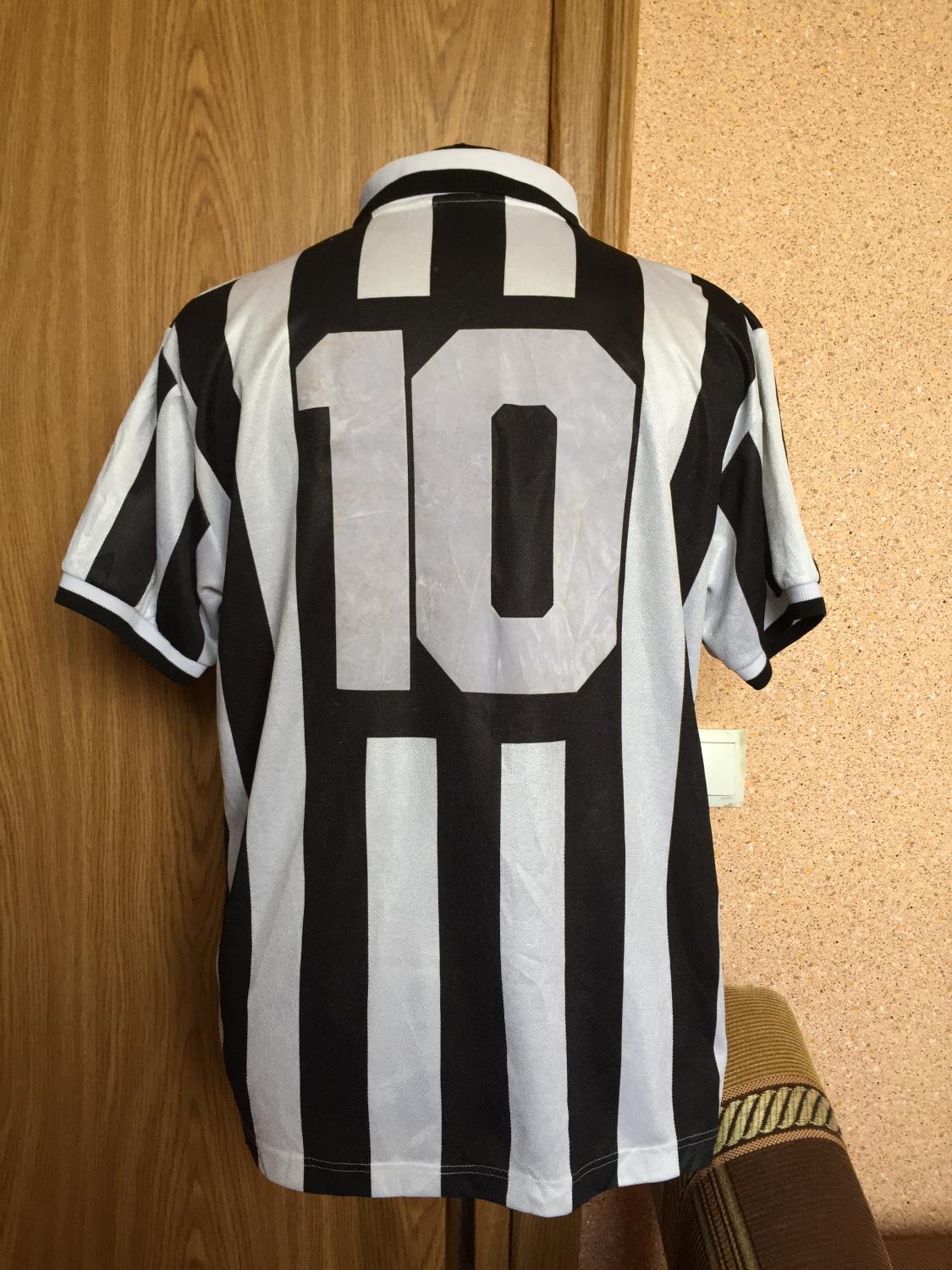 maillot équipe de juventus fc domicile 1995-1996 rétro maillot équipe de juventus fc domicile 1995-1996 rétro