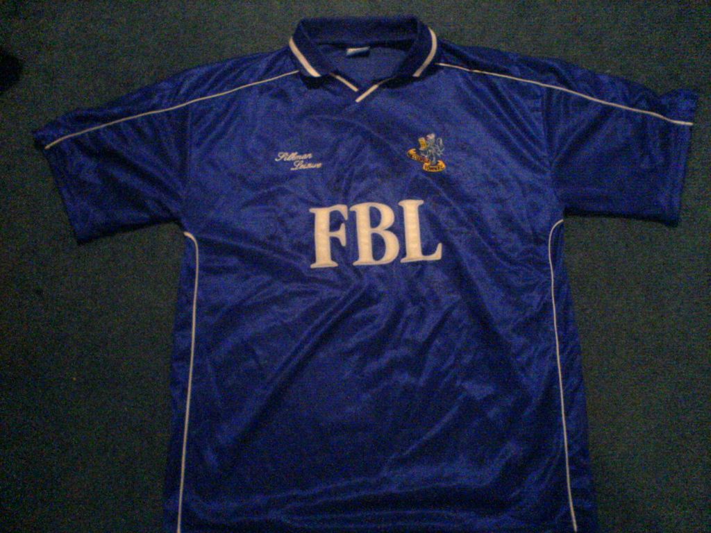 maillot équipe de macclesfield town domicile 2000-2001 rétro