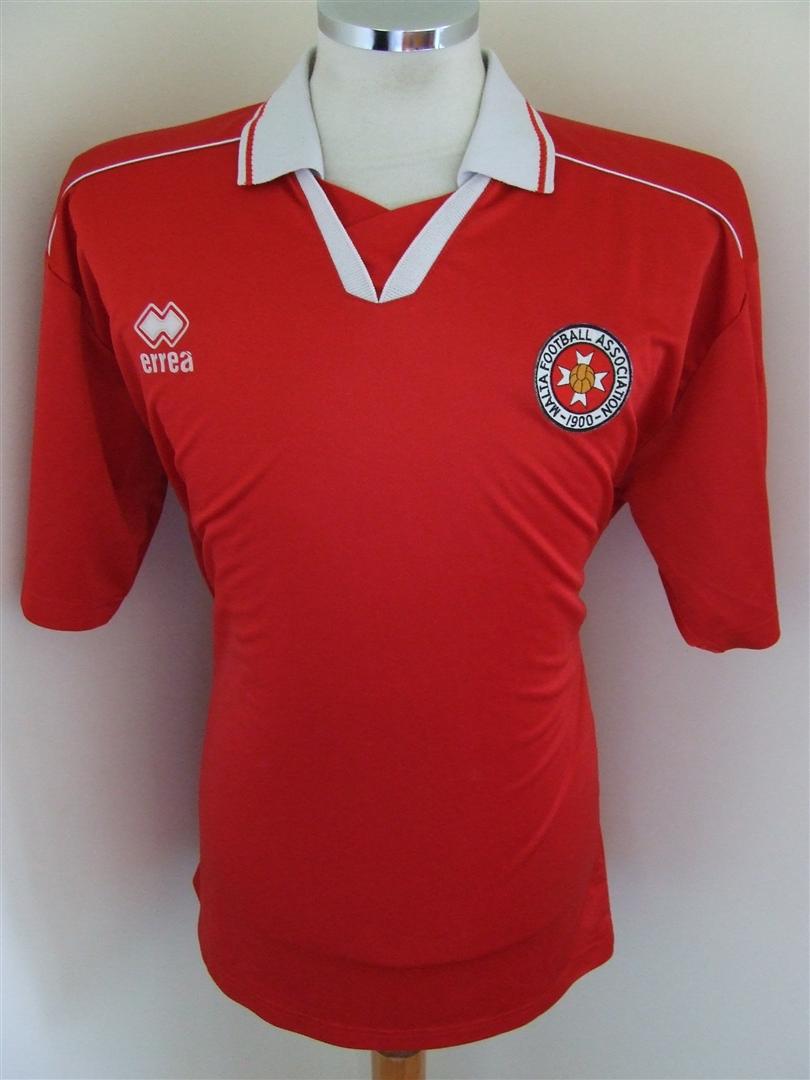 maillot équipe de malte domicile 2001-2004 rétro