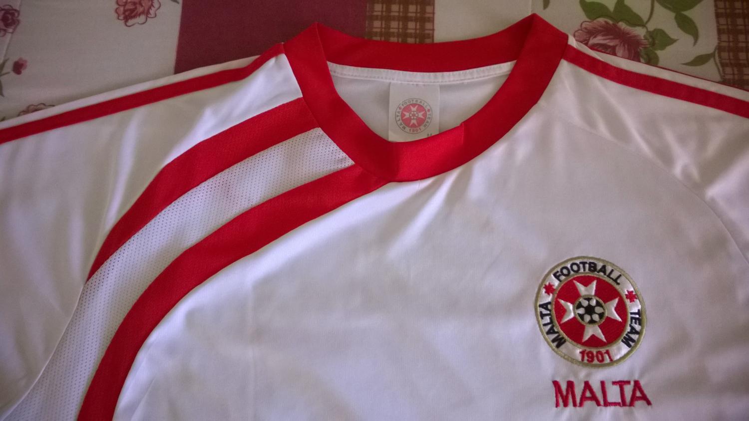 maillot équipe de malte exterieur 2012-2013 rétro maillot équipe de malte exterieur 2012-2013 rétro
