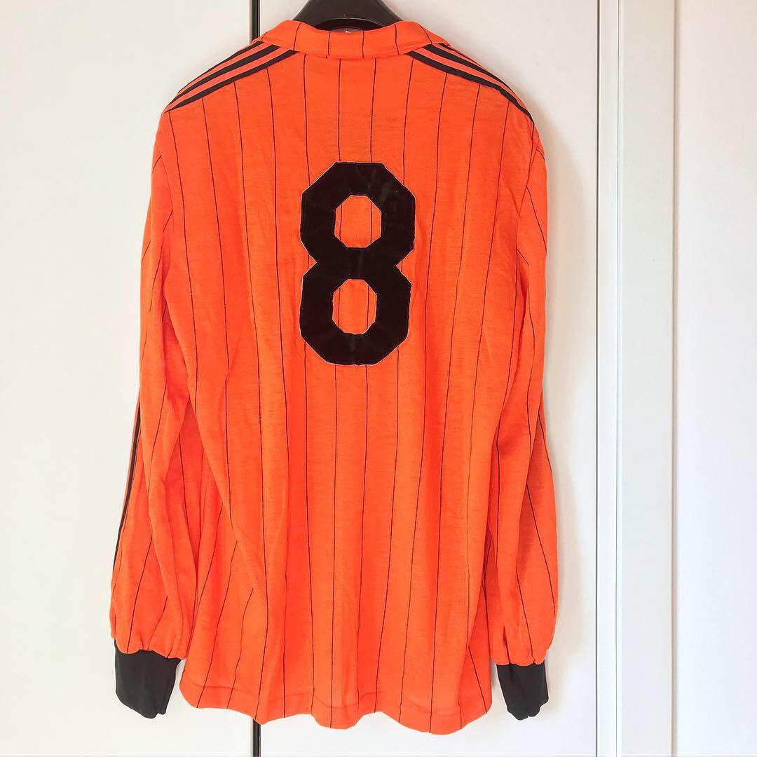 maillot équipe de pays-bas domicile 1981-1984 pas cher maillot équipe de pays-bas domicile 1981-1984 pas cher