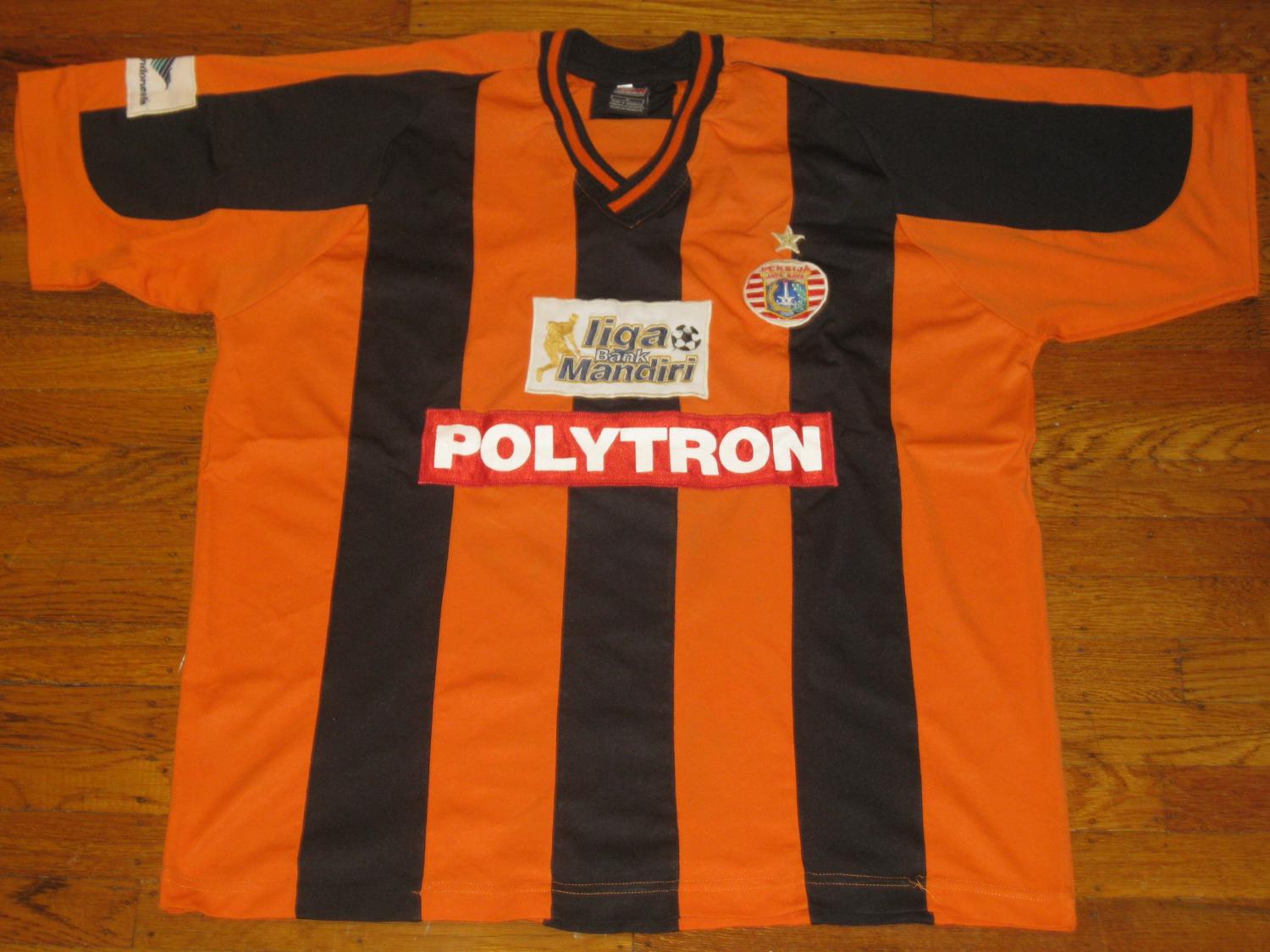 maillot équipe de persija jakarta domicile 2003-2004 rétro