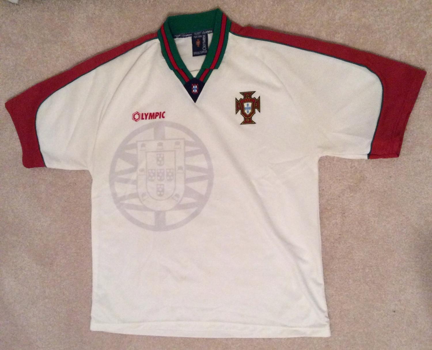 maillot équipe de portugal exterieur 1996-1997 pas cher