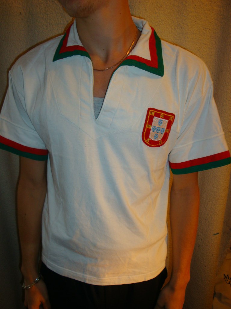 maillot équipe de portugal réplique 1972 pas cher