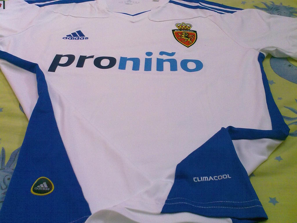 maillot équipe de real saragosse domicile 2010-2011 pas cher maillot équipe de real saragosse domicile 2010-2011 pas cher