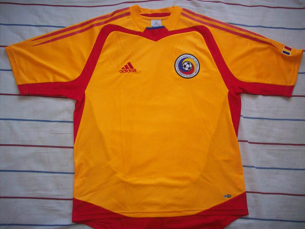 maillot équipe de roumanie domicile 2004-2005 pas cher