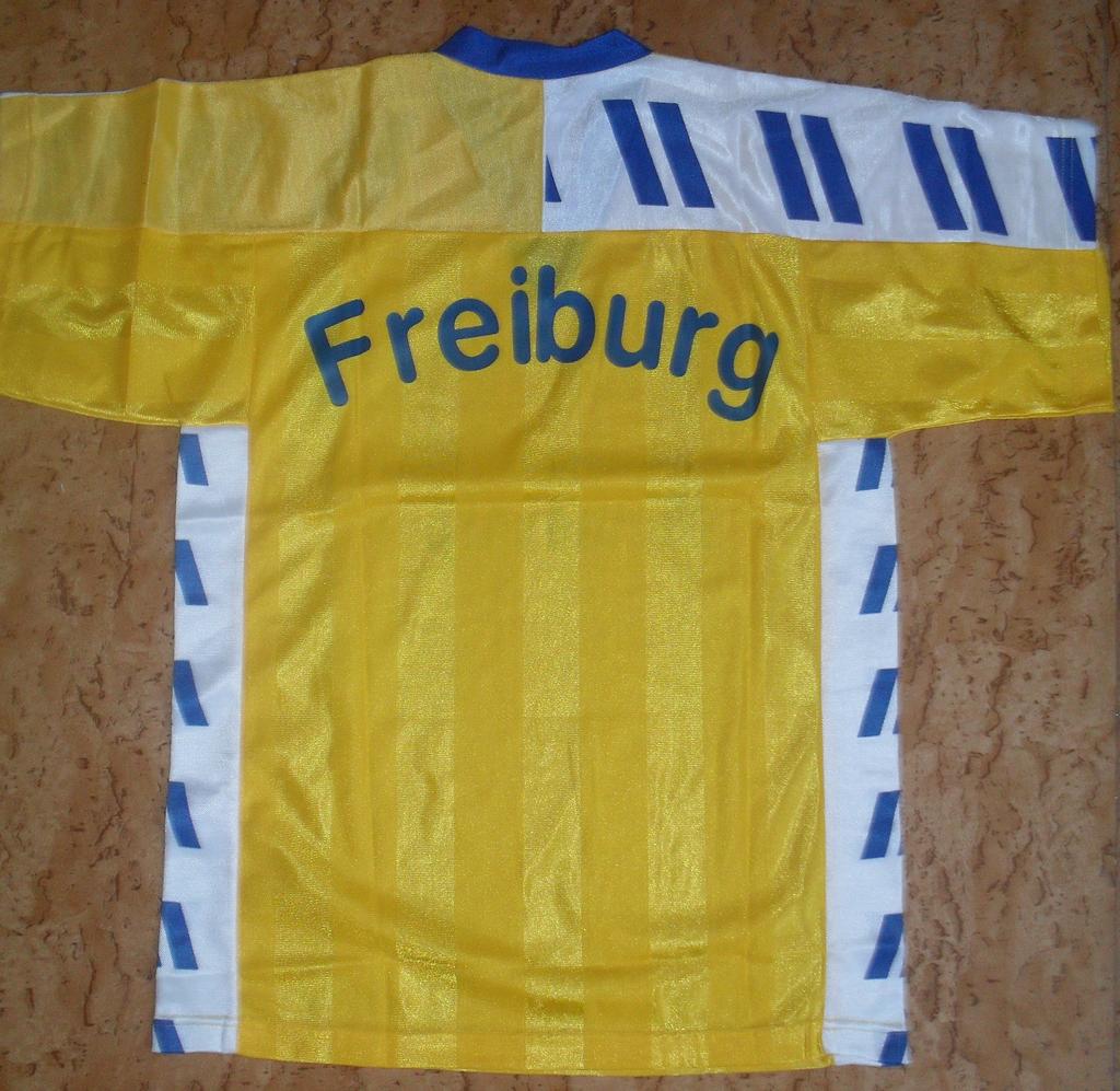 maillot équipe de sc fribourg exterieur 1992-1993 rétro maillot équipe de sc fribourg exterieur 1992-1993 rétro