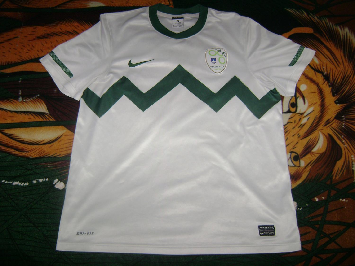 maillot équipe de slovénie domicile 2010-2012 pas cher