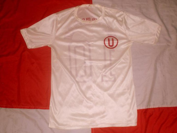 maillot équipe de universitario domicile 1983-1984 pas cher