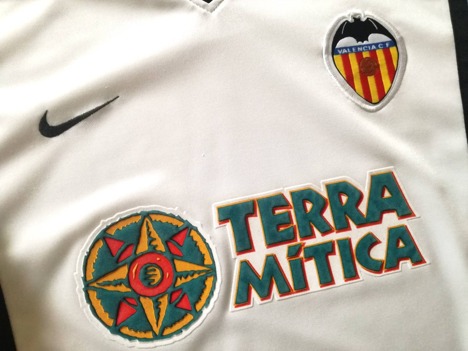 maillot équipe de valence cf domicile 2000-2001 rétro maillot équipe de valence cf domicile 2000-2001 rétro