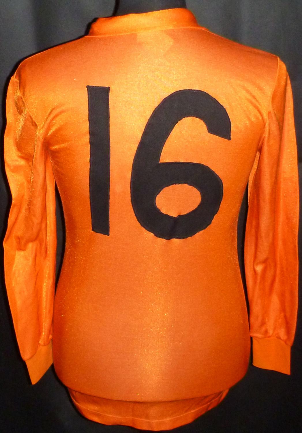 maillot équipe de valence cf exterieur 1979-1980 rétro maillot équipe de valence cf exterieur 1979-1980 rétro