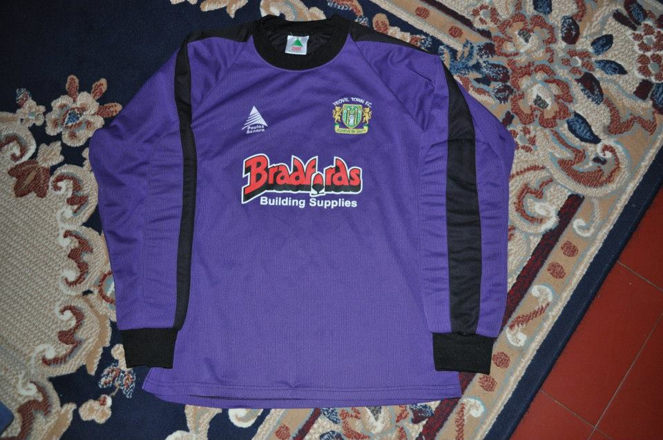 maillot équipe de yeovil town gardien 2003-2004 rétro