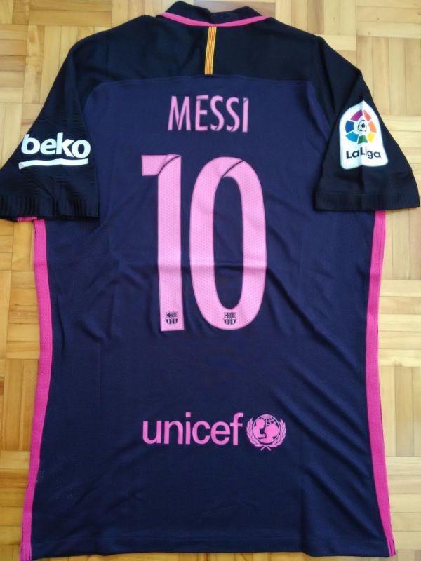 maillot fc barcelone exterieur 2016-2017 rétro maillot fc barcelone exterieur 2016-2017 rétro