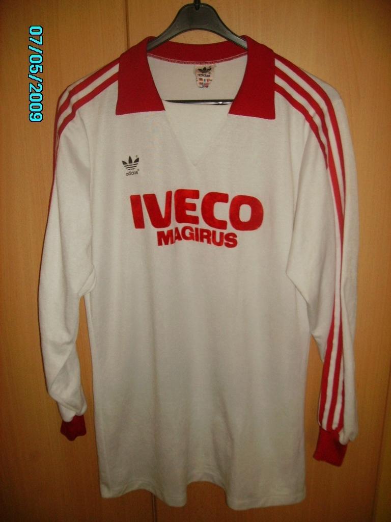 maillot fc bayern munich exterieur 1982-1983 pas cher