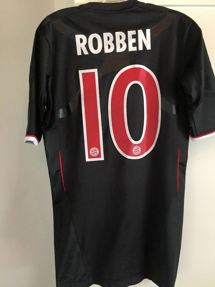 maillot fc bayern munich réplique 2011-2012 pas cher maillot fc bayern munich réplique 2011-2012 pas cher