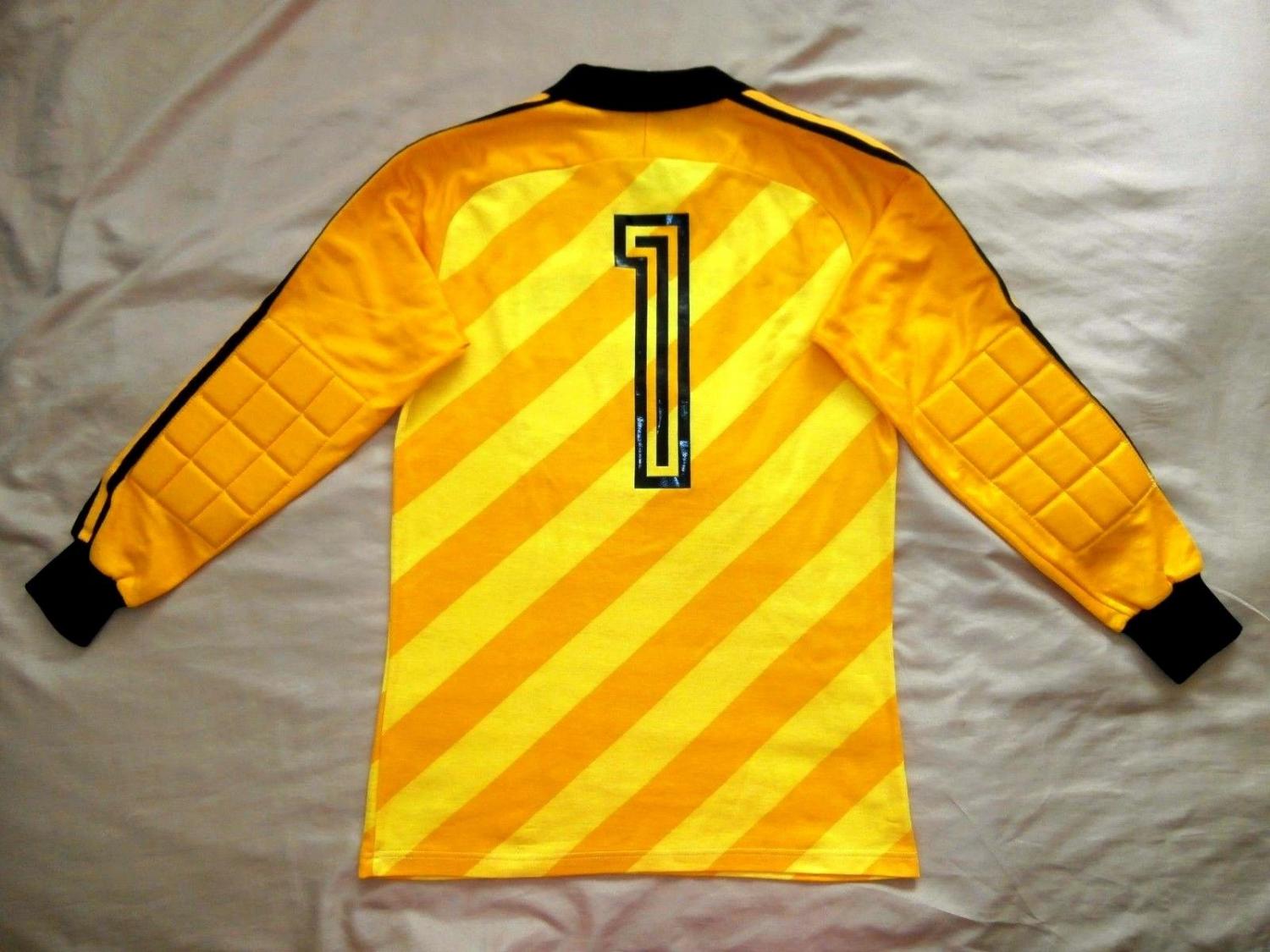 maillot fc lucerne gardien 1988-1990 pas cher maillot fc lucerne gardien 1988-1990 pas cher