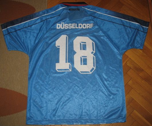 maillot fortuna düsseldorf exterieur 1997-1998 rétro maillot fortuna düsseldorf exterieur 1997-1998 rétro