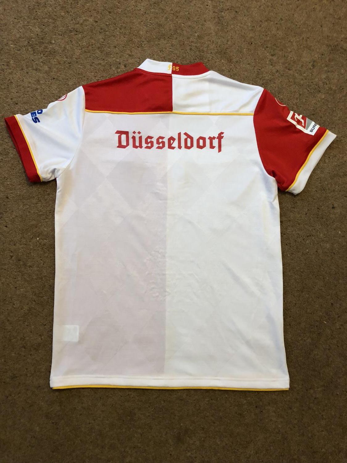 maillot fortuna düsseldorf particulier 2017-2018 pas cher maillot fortuna düsseldorf particulier 2017-2018 pas cher