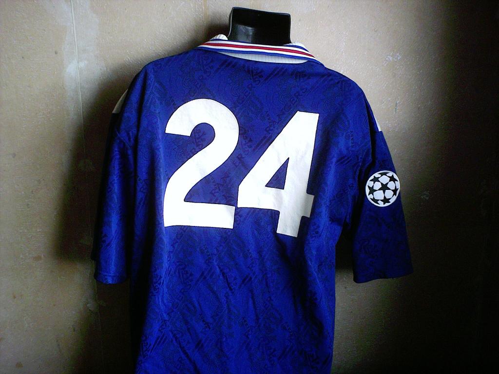 maillot glasgow rangers particulier 1996-1997 rétro maillot glasgow rangers particulier 1996-1997 rétro