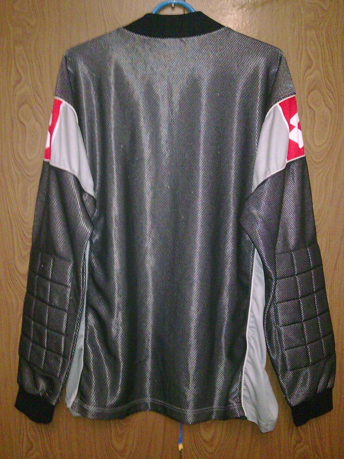 maillot juventus fc gardien 2000-2001 rétro maillot juventus fc gardien 2000-2001 rétro