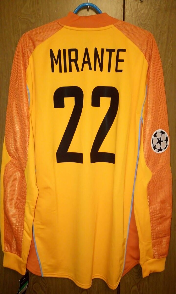 maillot juventus fc gardien 2003-2004 rétro maillot juventus fc gardien 2003-2004 rétro