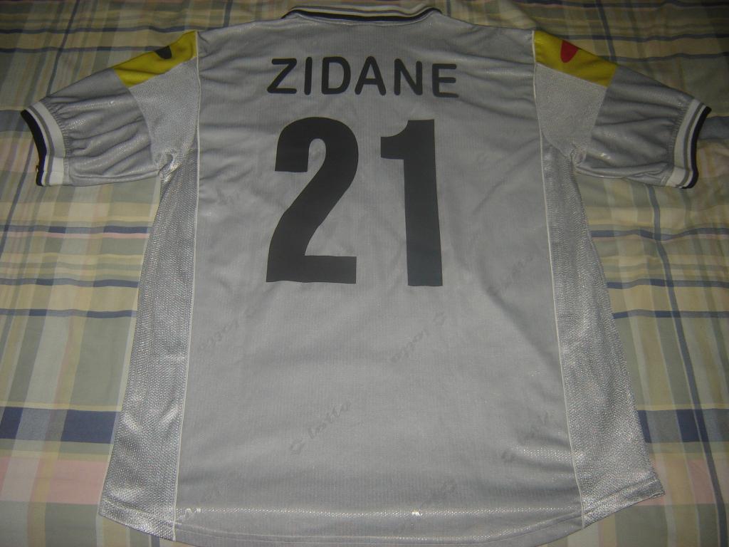 maillot juventus fc third 2000-2001 rétro maillot juventus fc third 2000-2001 rétro