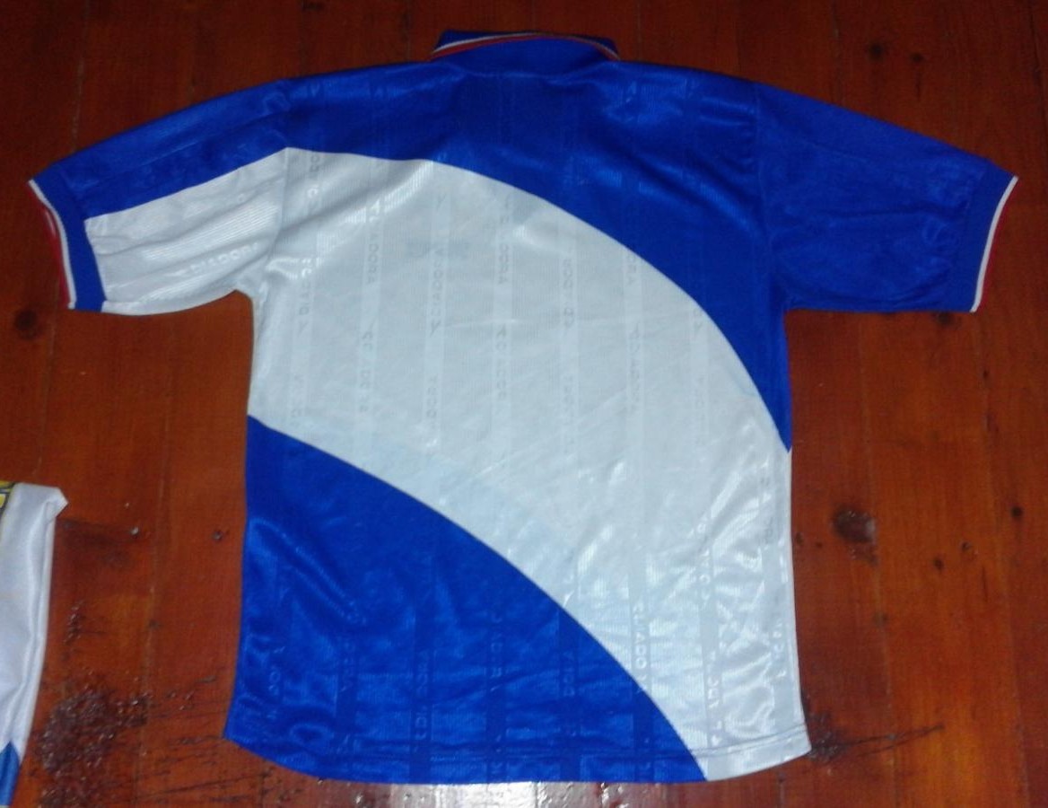 maillot karlsruher sc domicile 1999-2000 pas cher maillot karlsruher sc domicile 1999-2000 pas cher