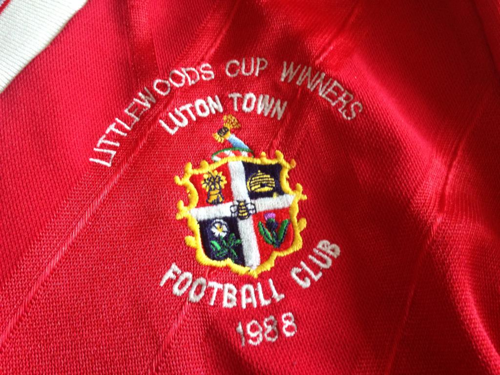 maillot luton town third 1988-1989 pas cher maillot luton town third 1988-1989 pas cher