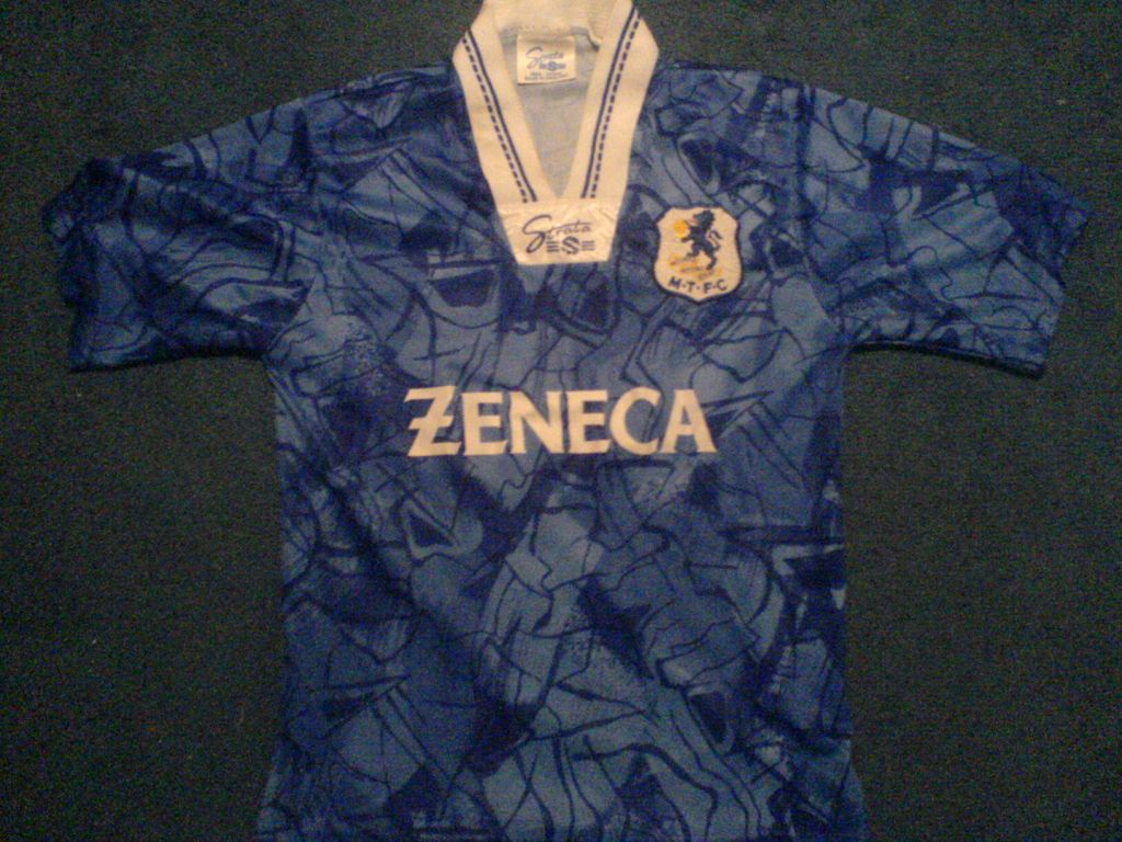 maillot macclesfield town domicile 1993-1994 rétro