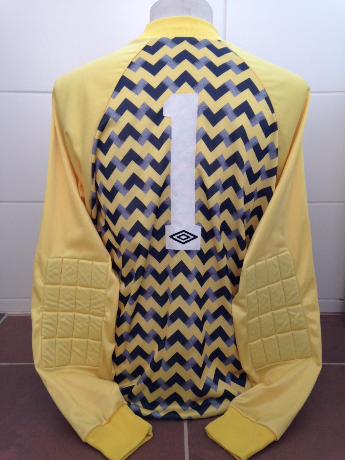maillot manchester city gardien 1989-1990 rétro maillot manchester city gardien 1989-1990 rétro