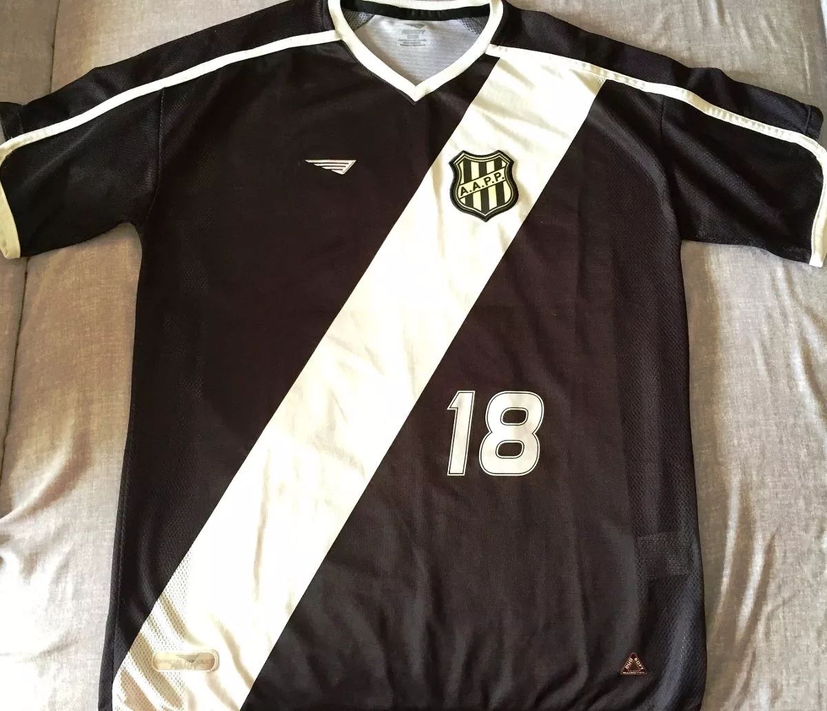 maillot ponte preta exterieur 2002 rétro