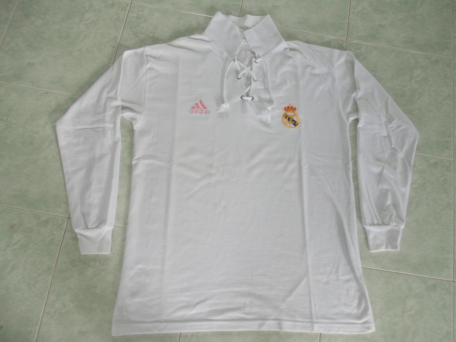 maillot real madrid particulier 2002 pas cher