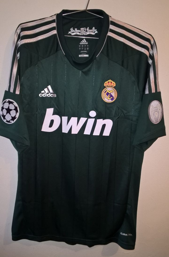 maillot real madrid réplique 2010-2012 rétro