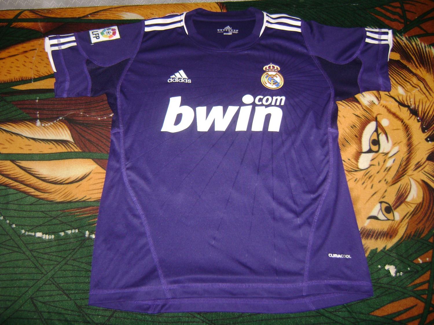 maillot real madrid third 2010-2011 pas cher