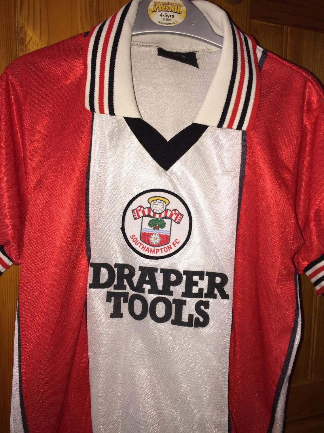 maillot southampton fc domicile 1984-1985 rétro maillot southampton fc domicile 1984-1985 rétro