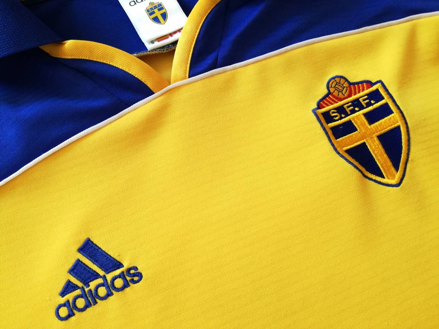 maillot suède domicile 2000-2002 pas cher maillot suède domicile 2000-2002 pas cher