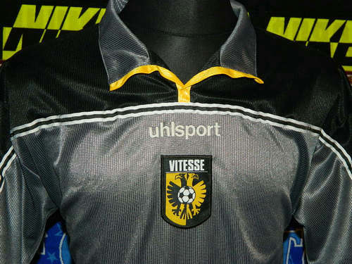 maillot vitesse arnhem exterieur 2003-2004 pas cher maillot vitesse arnhem exterieur 2003-2004 pas cher