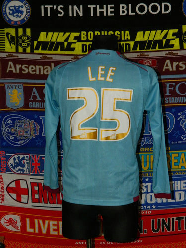 maillot west ham united particulier 2011-2012 rétro maillot west ham united particulier 2011-2012 rétro