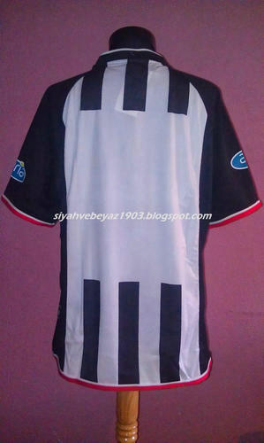 maillots beşiktaş jk exterieur 2002-2003 rétro maillots beşiktaş jk exterieur 2002-2003 rétro