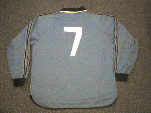 maillots real madrid particulier 1999-2001 pas cher maillots real madrid particulier 1999-2001 pas cher