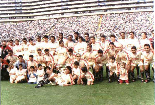 maillots universitario domicile 2000 rétro